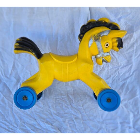 Empire Yellow Horse Rideable Blow Mold 1960s 21" L x 17" D x 7" W Wheels Handles - Picture 1 of 16